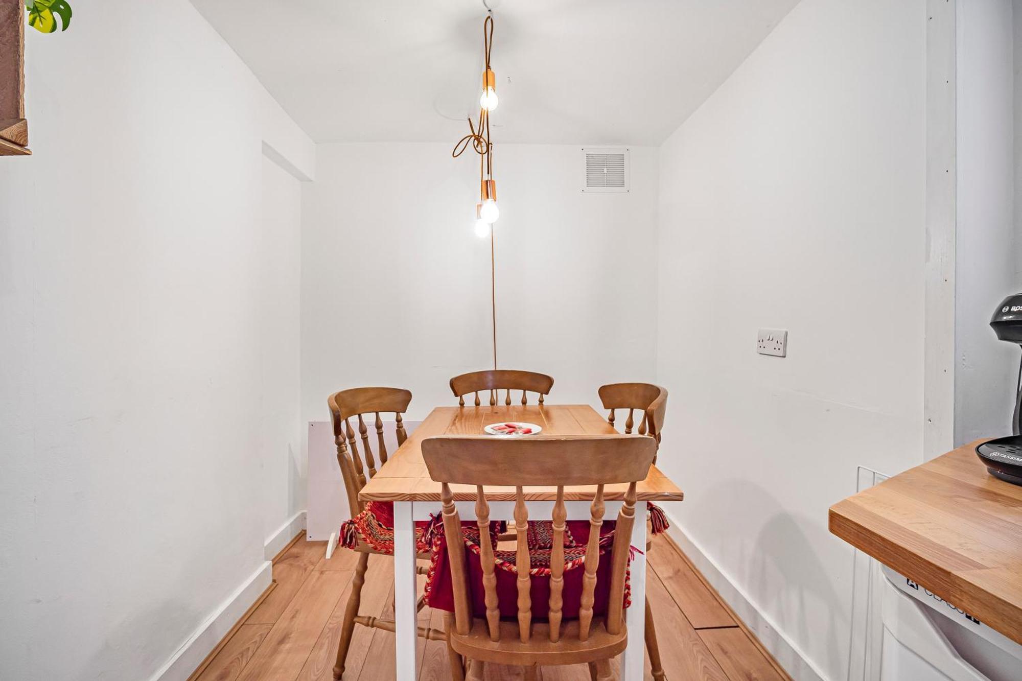 Pass The Keys Private Garden Apartment By Tulse Hill Station Лондон Экстерьер фото