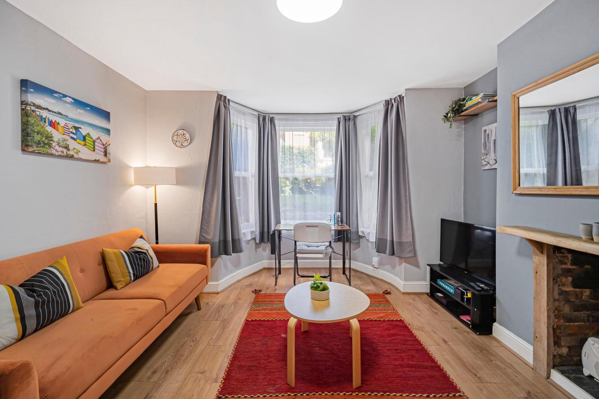 Pass The Keys Private Garden Apartment By Tulse Hill Station Лондон Экстерьер фото